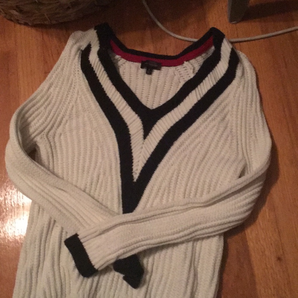 V neck sweater